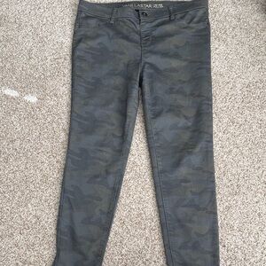 Vanilla Star Women's Camo Skinny Jeans - Dark Green/Gray